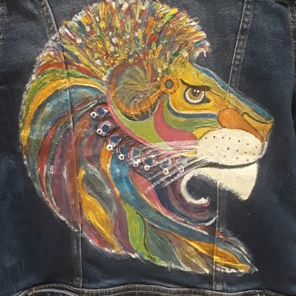 Women's handpainted lion denim jacket - Picture 1 of 6